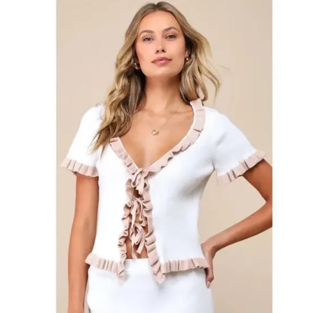 Lulu's Ruffled Tie Front Top